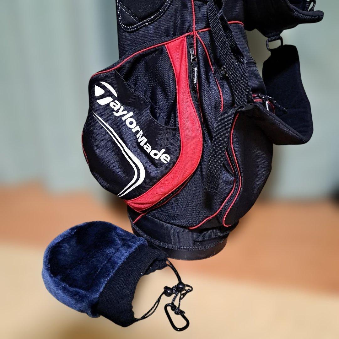 TaylorMade スタンド式キャディバッグ、フード付き。アイアンカバー付き。