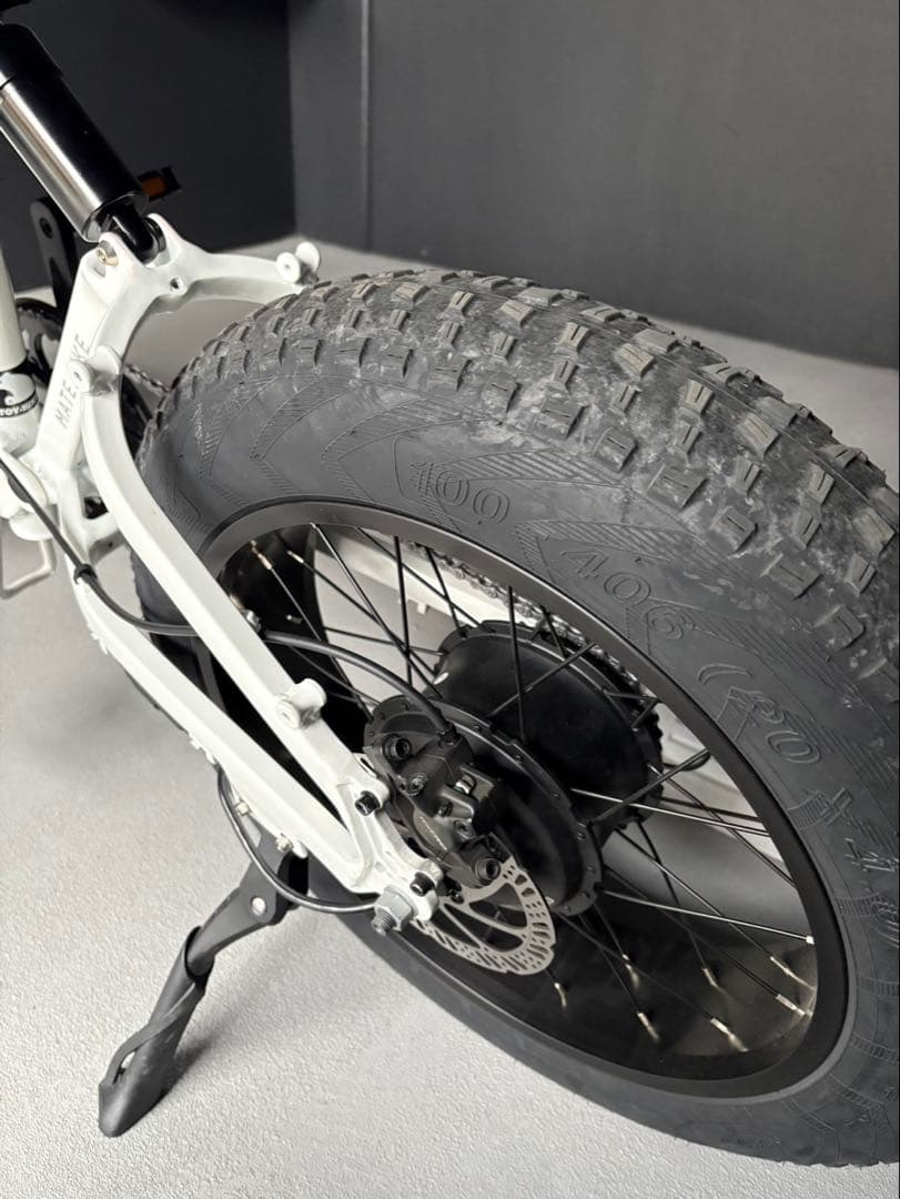 MATE X ホワイト 新古車 極上車