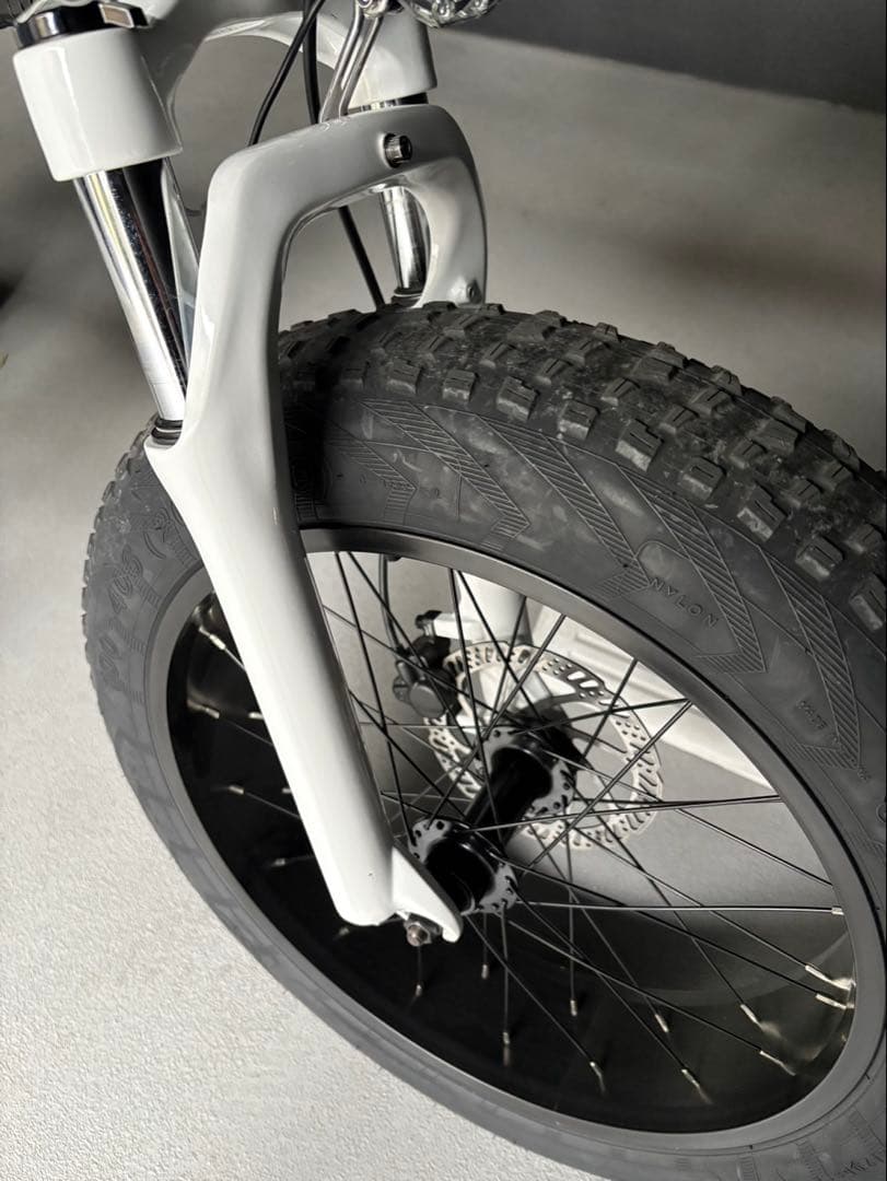 MATE X ホワイト 新古車 極上車