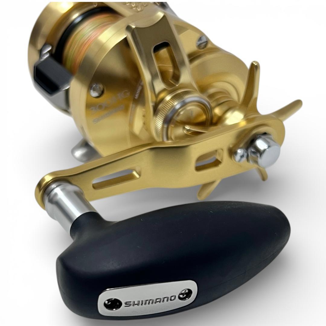 美品 SHIMANO 22オシアコンクエスト300HG(右) ジギング リール