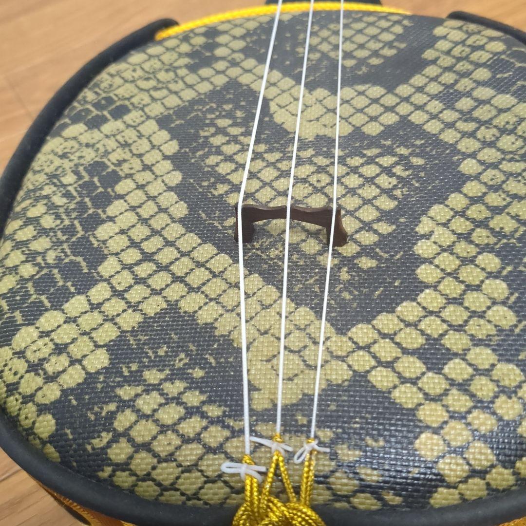 【現状品】沖縄三味線 蛇皮柄 三味線糸付き