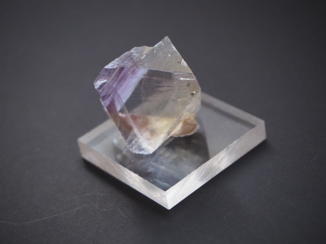 フローライト　イリノイ産　イエローパープル　蛍石　鉱物【B-2】