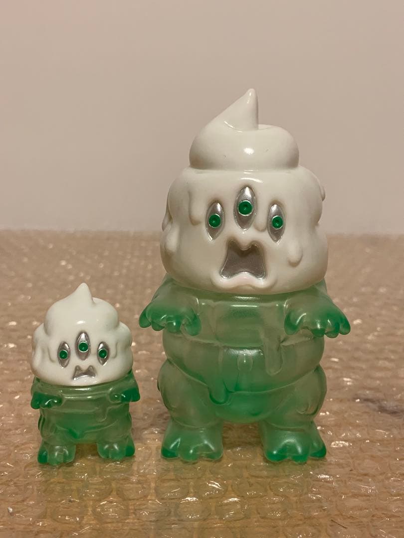 アートジャンキー とぐろ怪獣シットン＆ミニシットン クリームソーダカラー