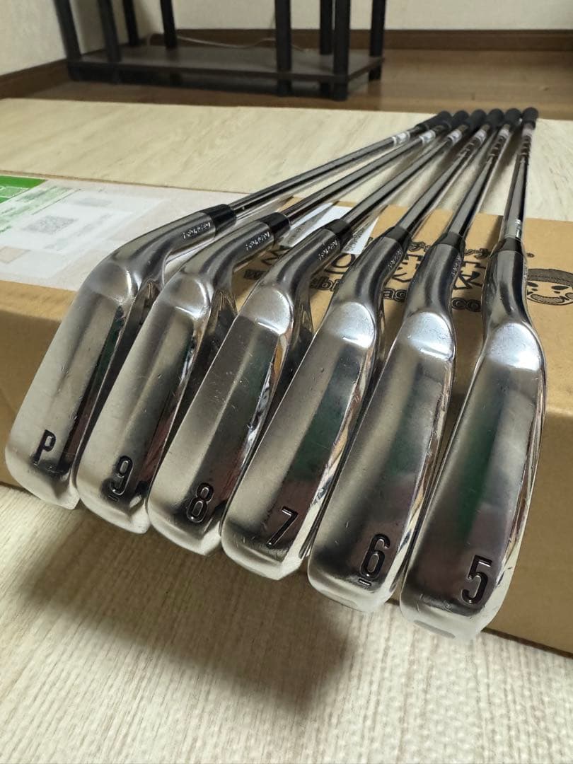 スリクソン　zxi5 TOUR White AMG 5-P 6本