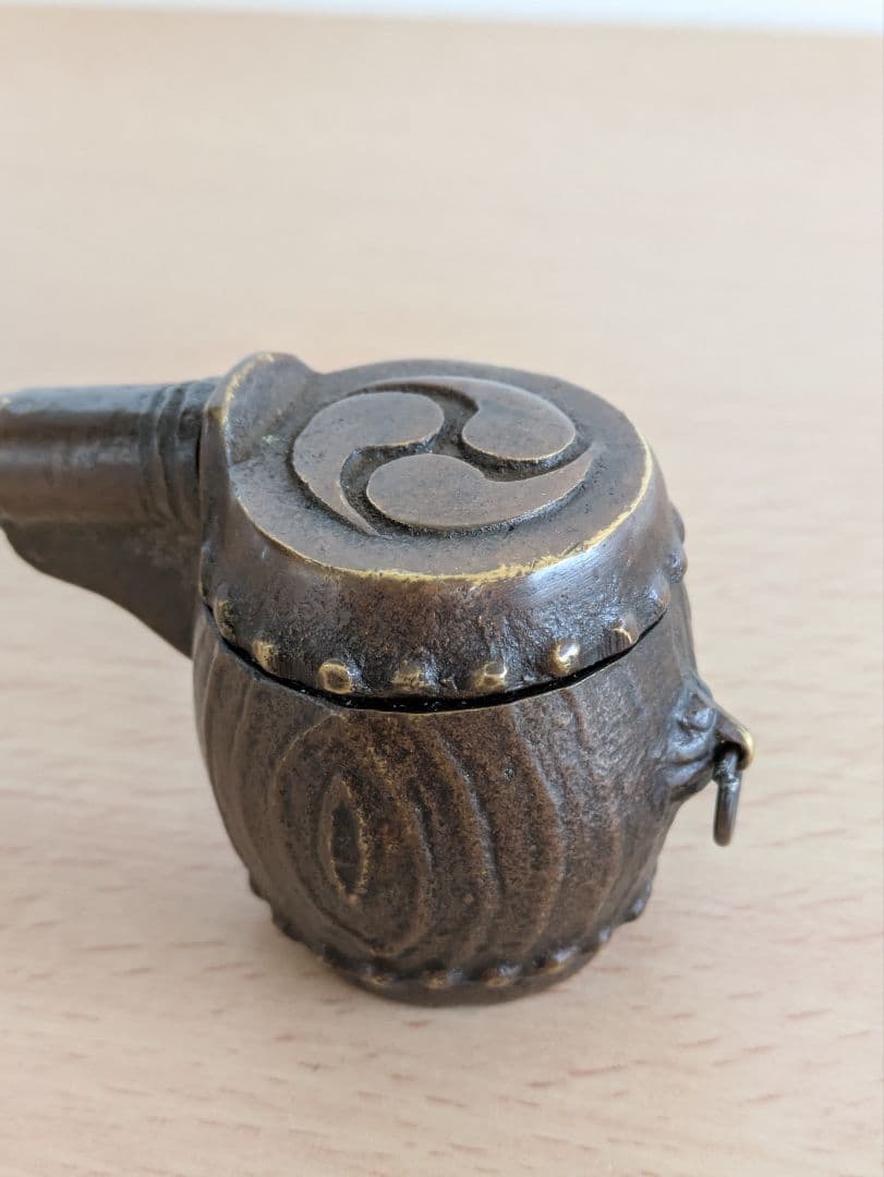 矢立　太鼓型　三つ巴模様