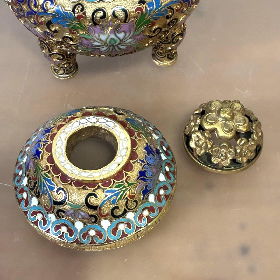 中国美術　三つ脚　七宝焼香炉　金彩唐蓮花紋　景泰藍　耳輪　獅子　アンティーク