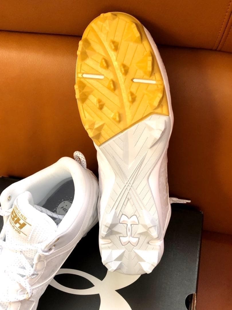 新品2026年USA国内限定☆アンダーアーマー野球ハーパー8MidRm28cm★