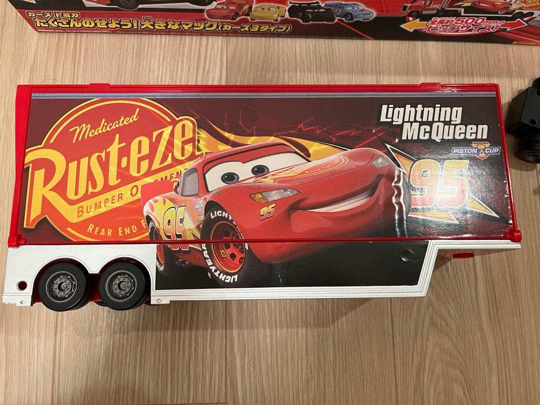 カーズ　トミカ　大きなマック