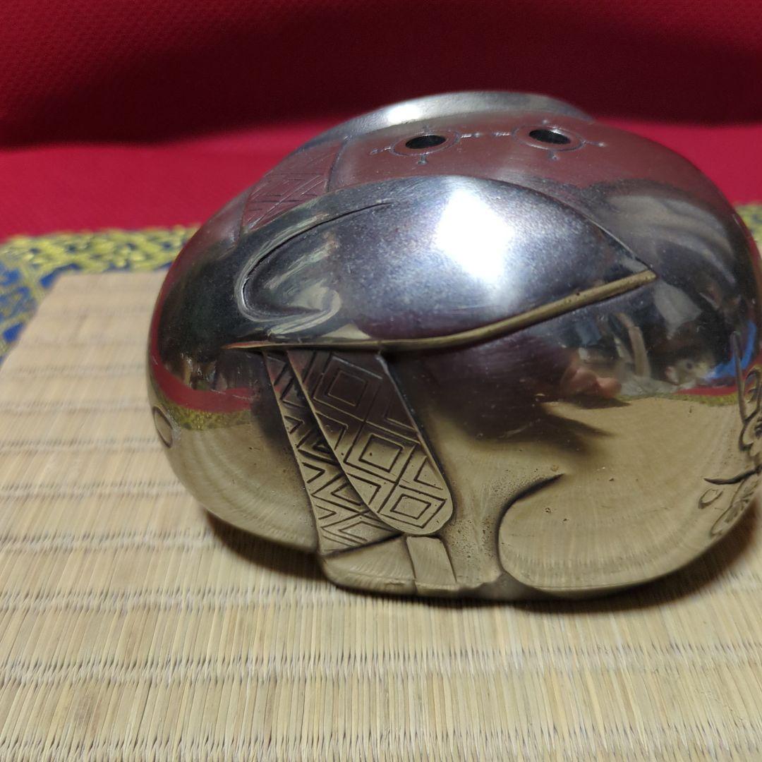 金属製 花柄彫刻兎型伏せ香炉、 置物、蓮田修吾郎刻