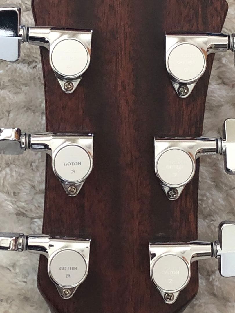 嘉彦です♪James J800ANAT アコースティックギター