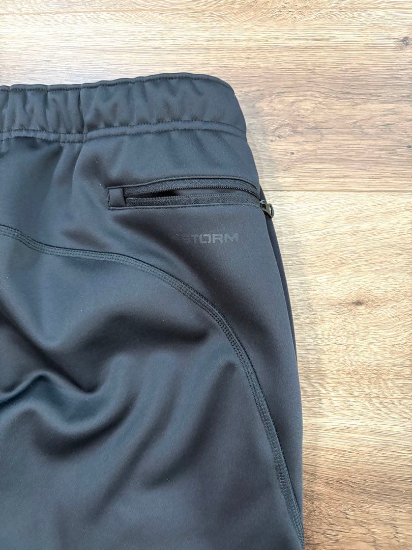 【美品】アンダーアーマー　厚手　ジャージ　セットアップ上下　黒