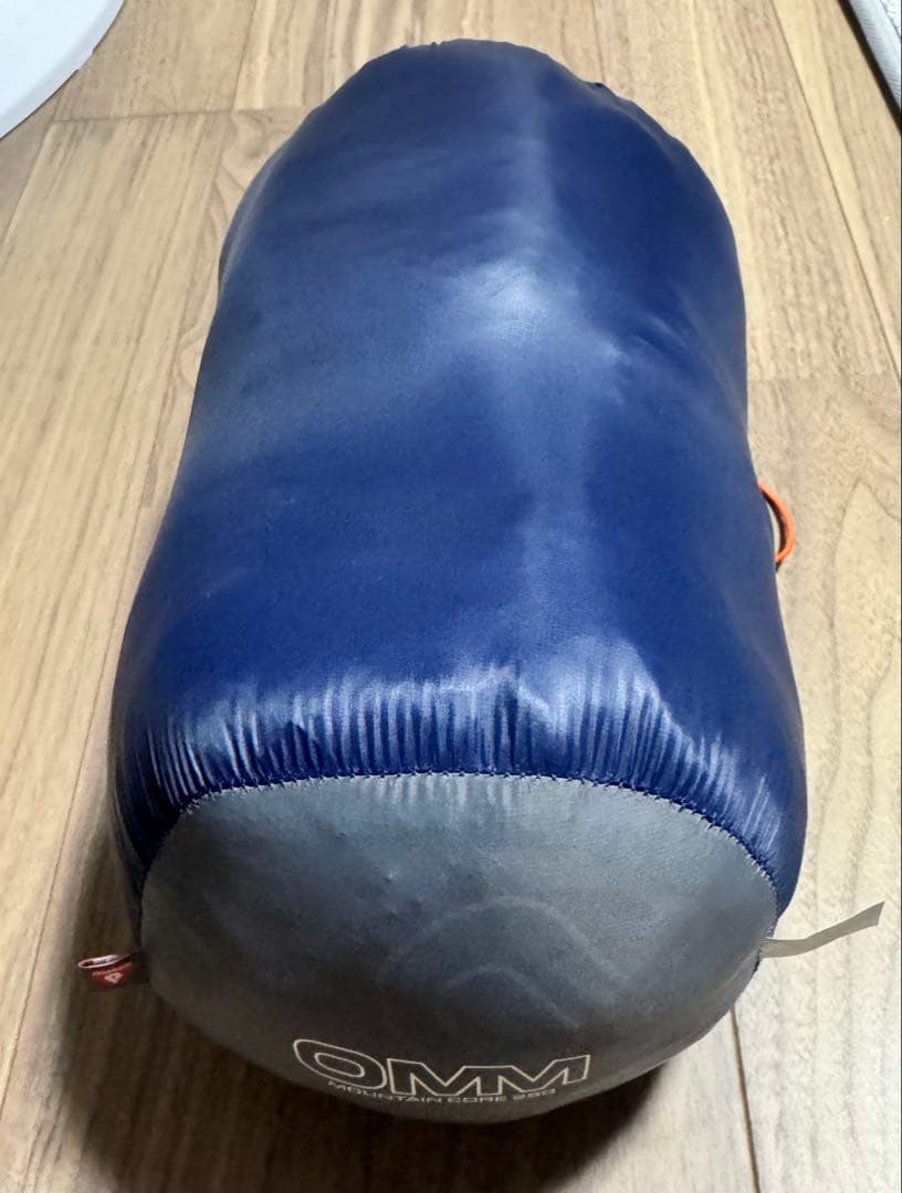 OMM CORE 250 navy 未使用