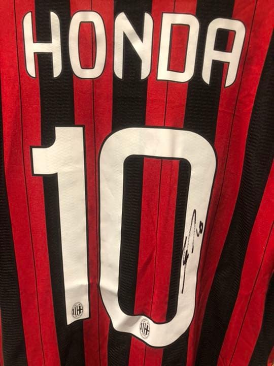 本田圭佑　直筆サインユニフォーム