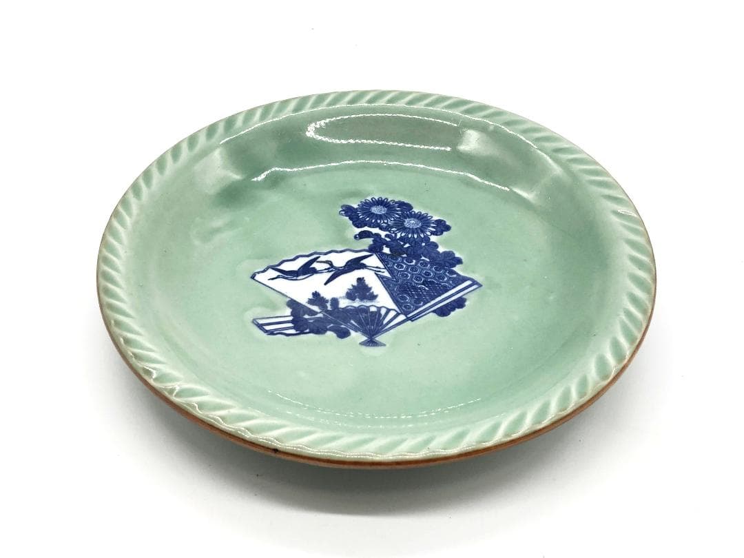 【 青磁染付菊扇文皿 】　古伊万里　収蔵骨董