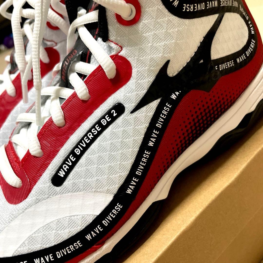 ミズノ ウェーブダイバースDE2 23.5cmレッド/ホワイト/ブラック