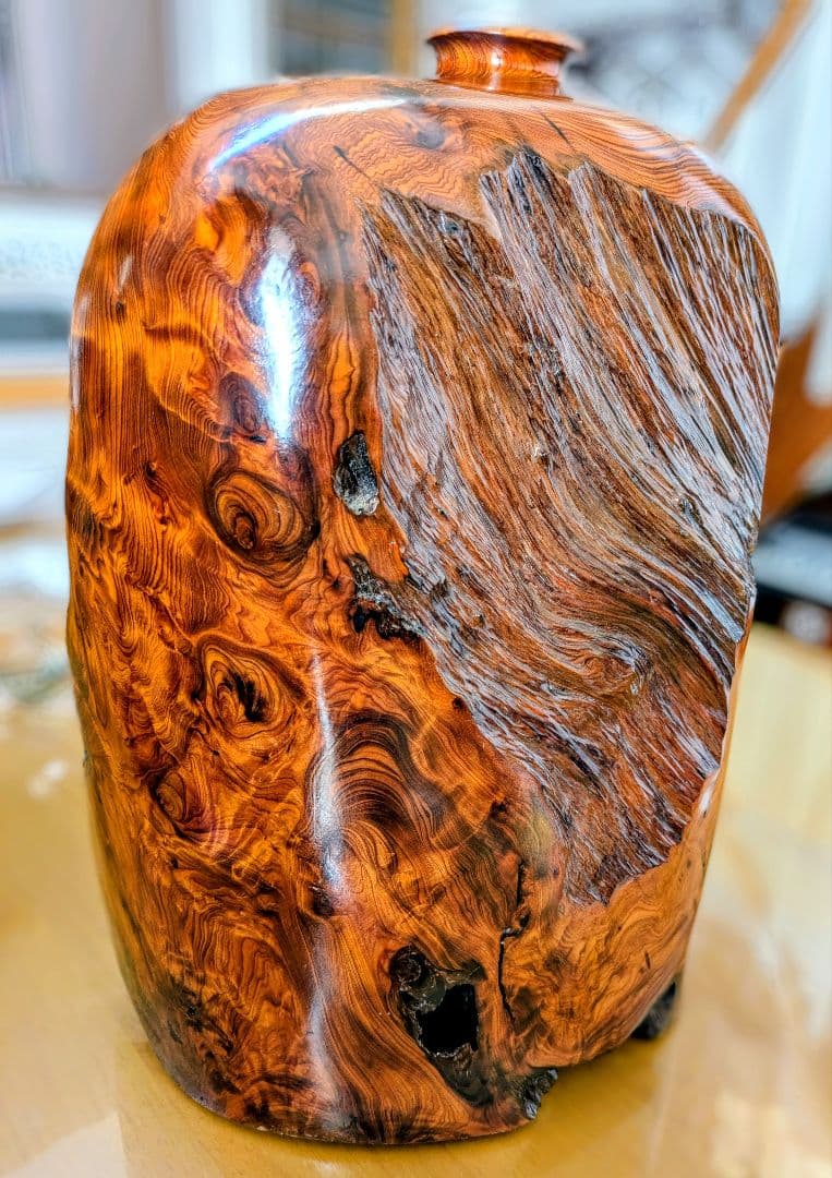 屋久杉　飾り壺