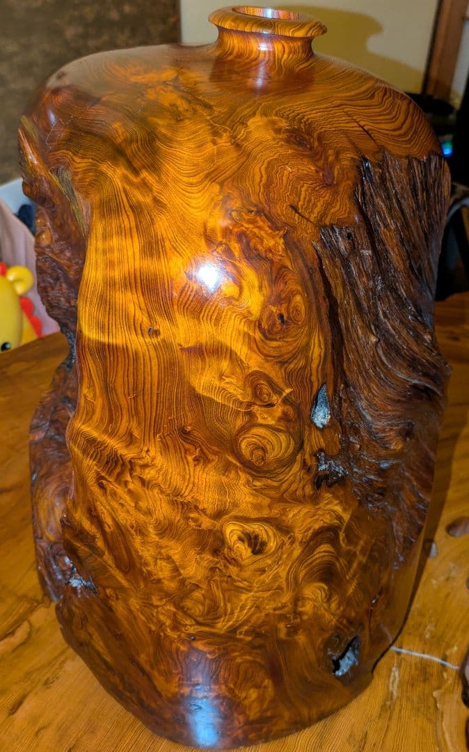 屋久杉　飾り壺