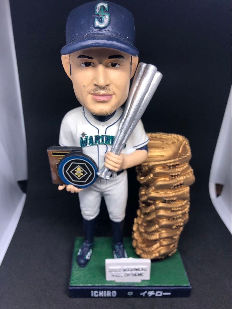 【イチロー 直筆サインボール】ボールケース、球団殿堂入り記念ボブルヘッド、セット