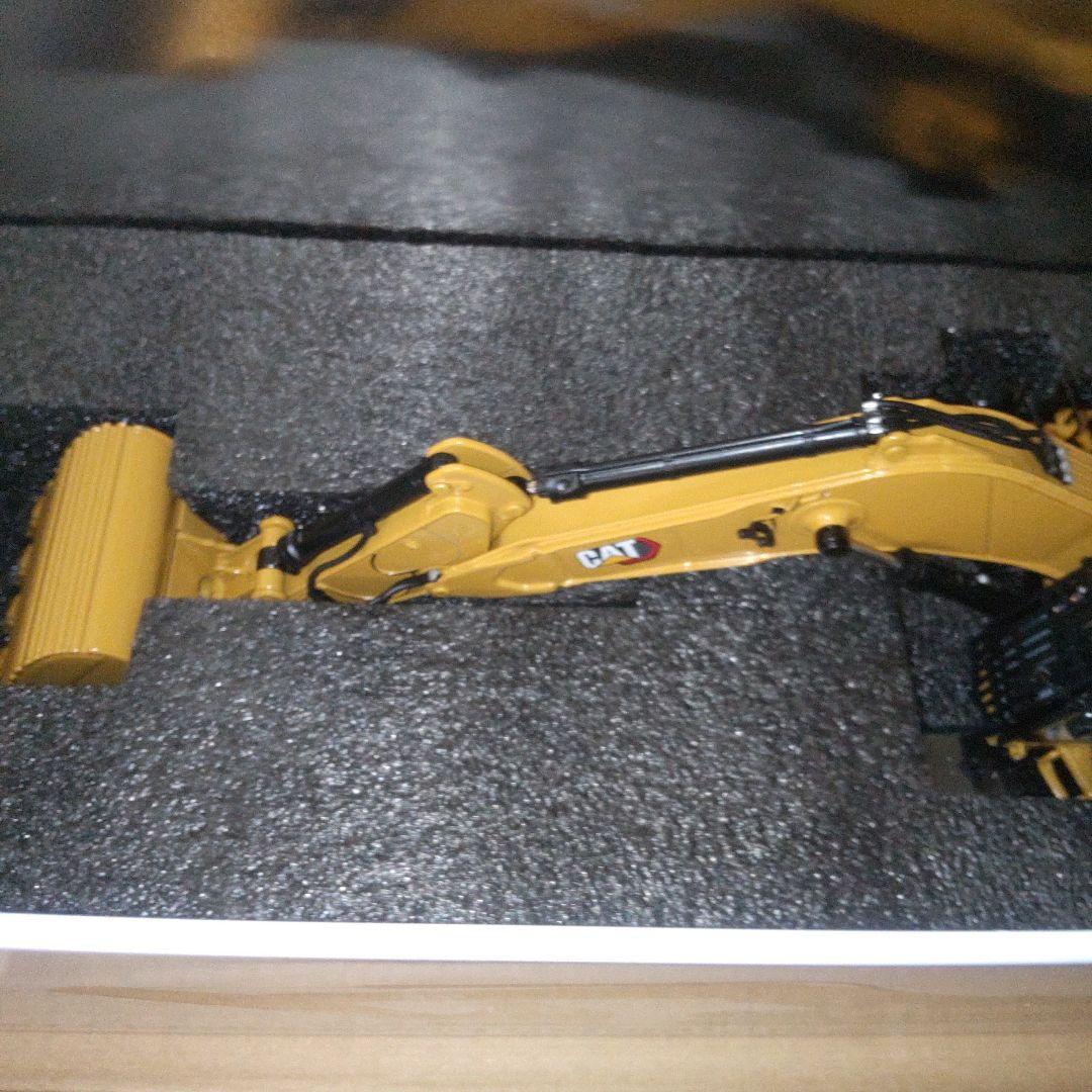 模型製作用品 CAT 395 NEXT GENERATION EXCAVATOR 85959