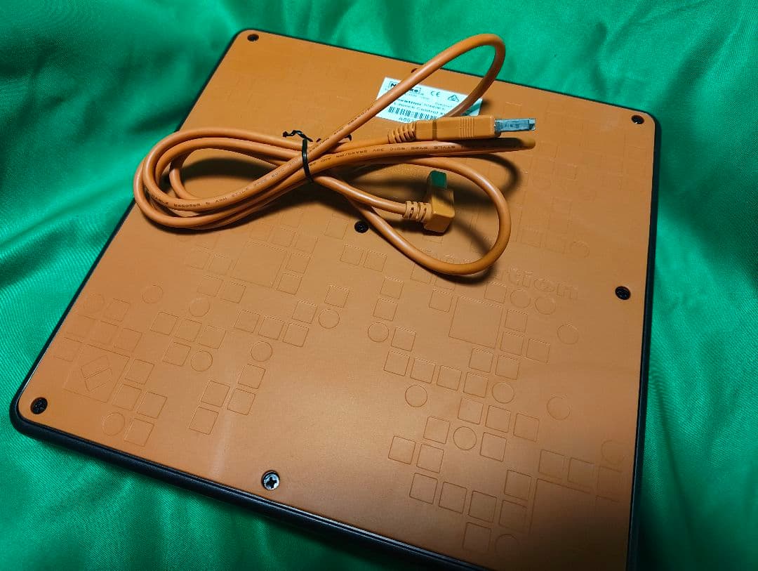 Launch Control XL mk2 MIDIコントローラー