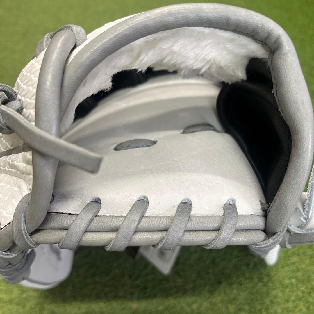 【Wilson】軟式用グラブ Wannabe Hero DUAL 86型　内野手