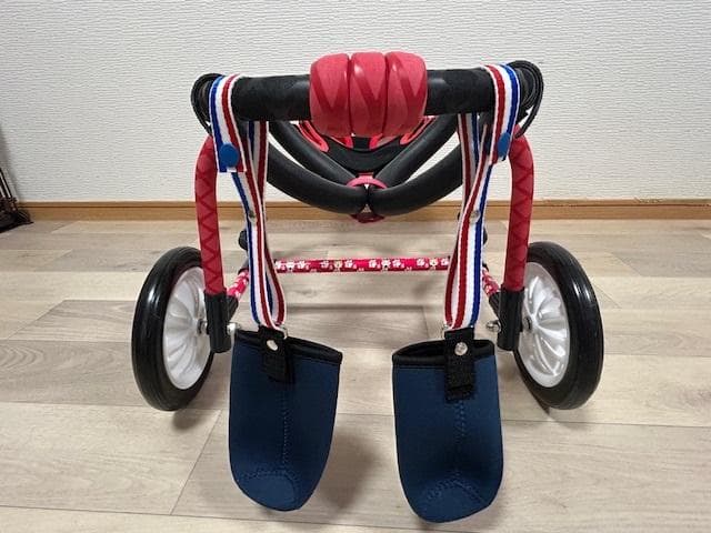 犬の車椅子、柴犬用４輪車、犬用車椅子
