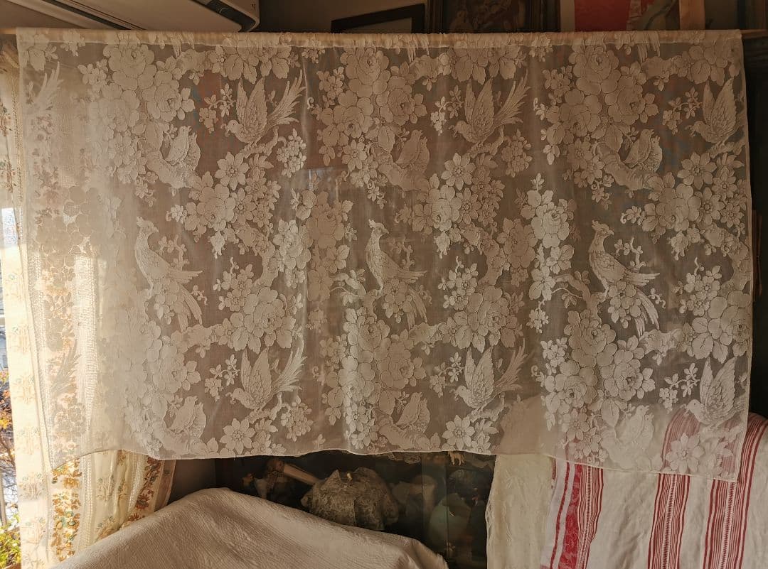 アンティーク ノッティンガムマドラスレース 餌やり鳥の親子 薔薇紋カーテンパネル