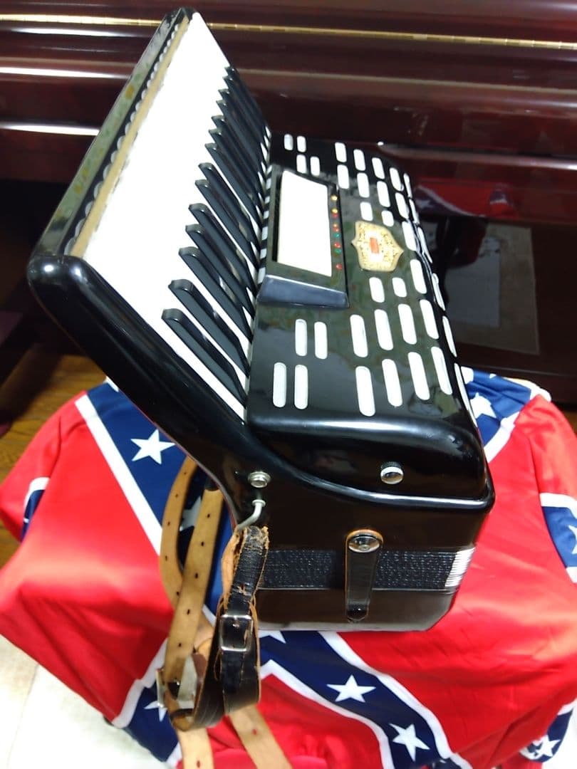 練習用に最適 TOMBOアコーディオンNO65