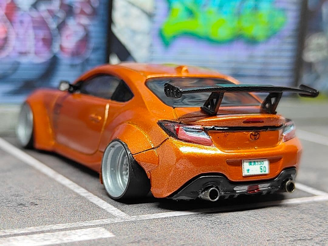 トミカ改造 トヨタ GR86 オーバーフェンダー 深リムホットウィール