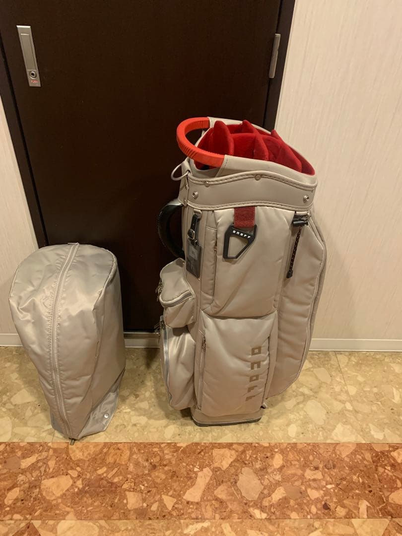 m*i様 美品　ONOFF キャディバッグ OB0424 　　　　　　値引き可能