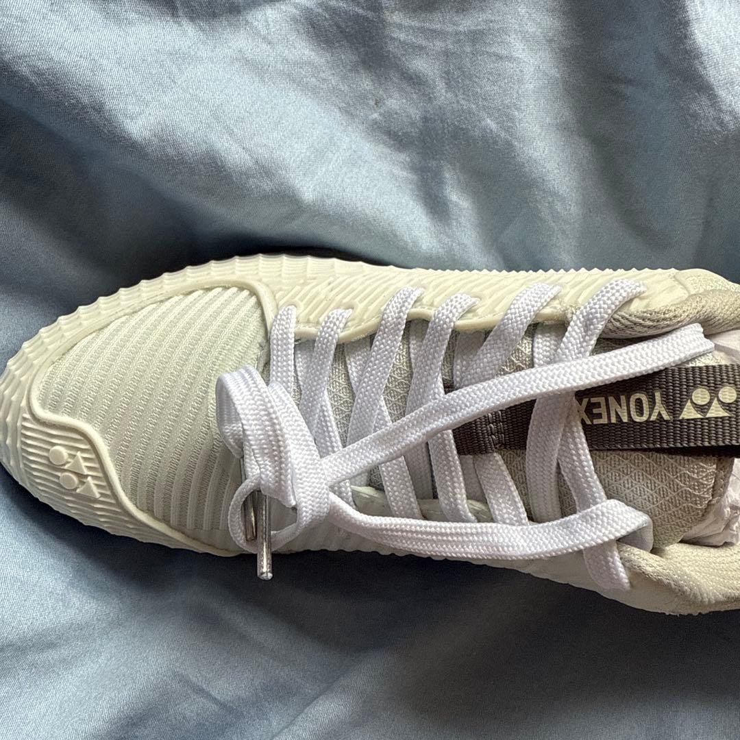 【新品未使用】YONEX スポーツシューズ ホワイト