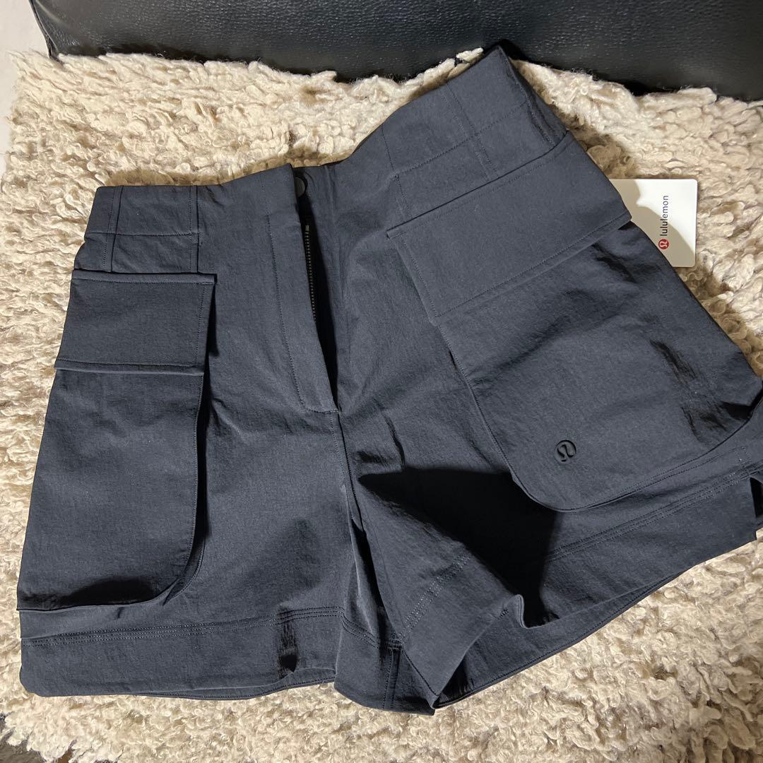 ルルレモンリラックスフィットスーパーハイライズカーゴショーツ4インチ サイズ6