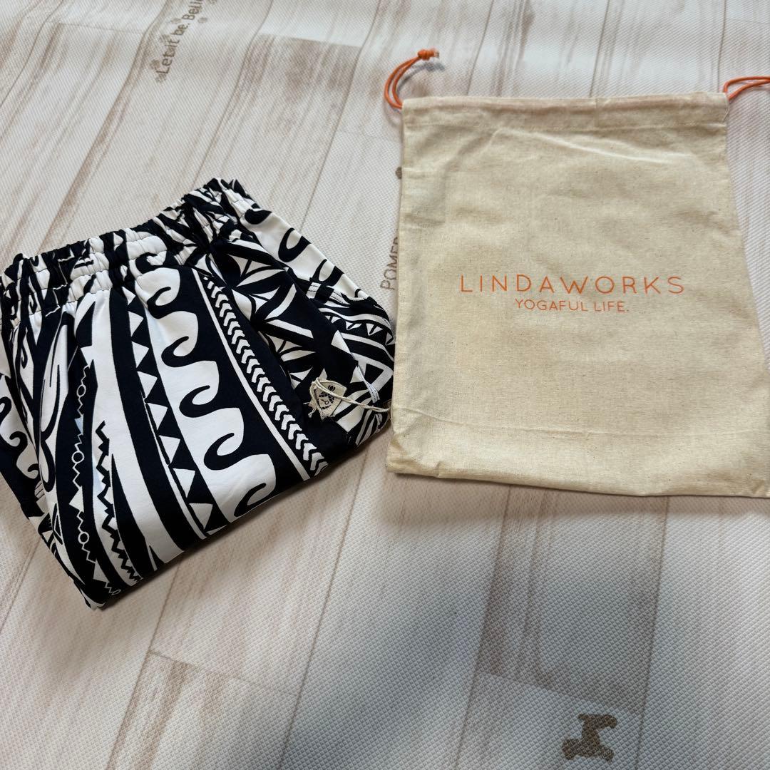 新品未使用 レア‼️リンダワークス ヨガパンツ マオリ ショートパンツ M 巾着付