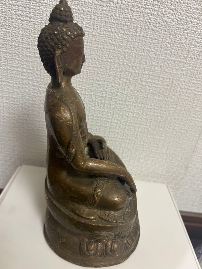 释迦牟尼坐像，真鍮製，重約2000克