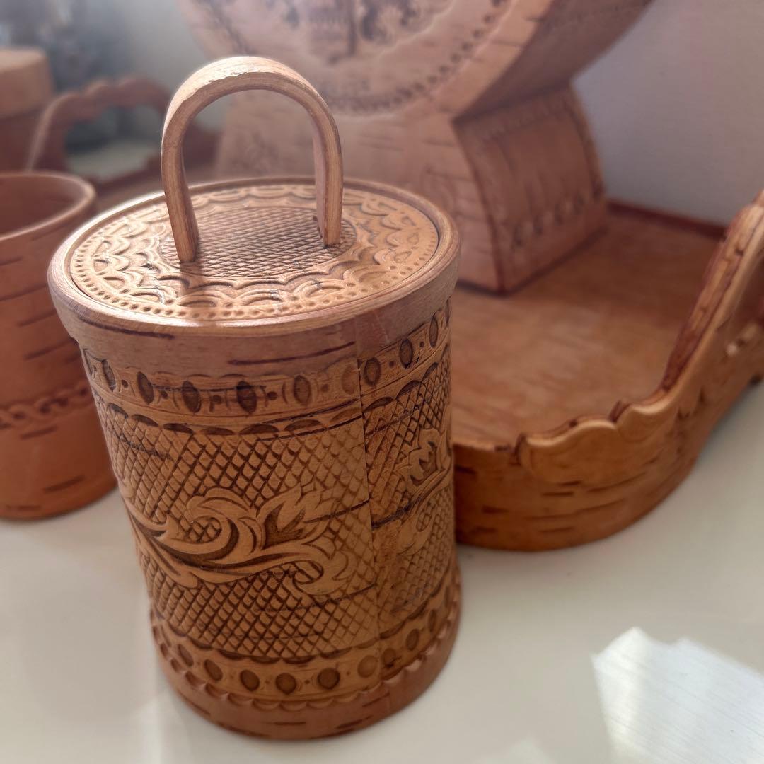 白樺の樹皮で作られたロシアの伝統的な茶器セット 6点セット