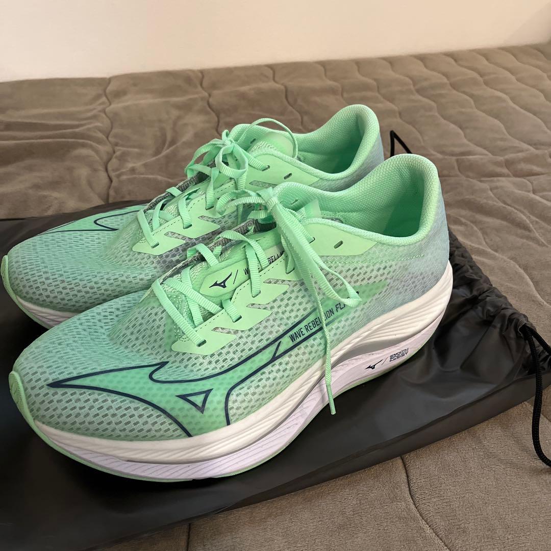 週末お値下げ美品ミズノWAVE REBELLION FLASH2 28㎝
