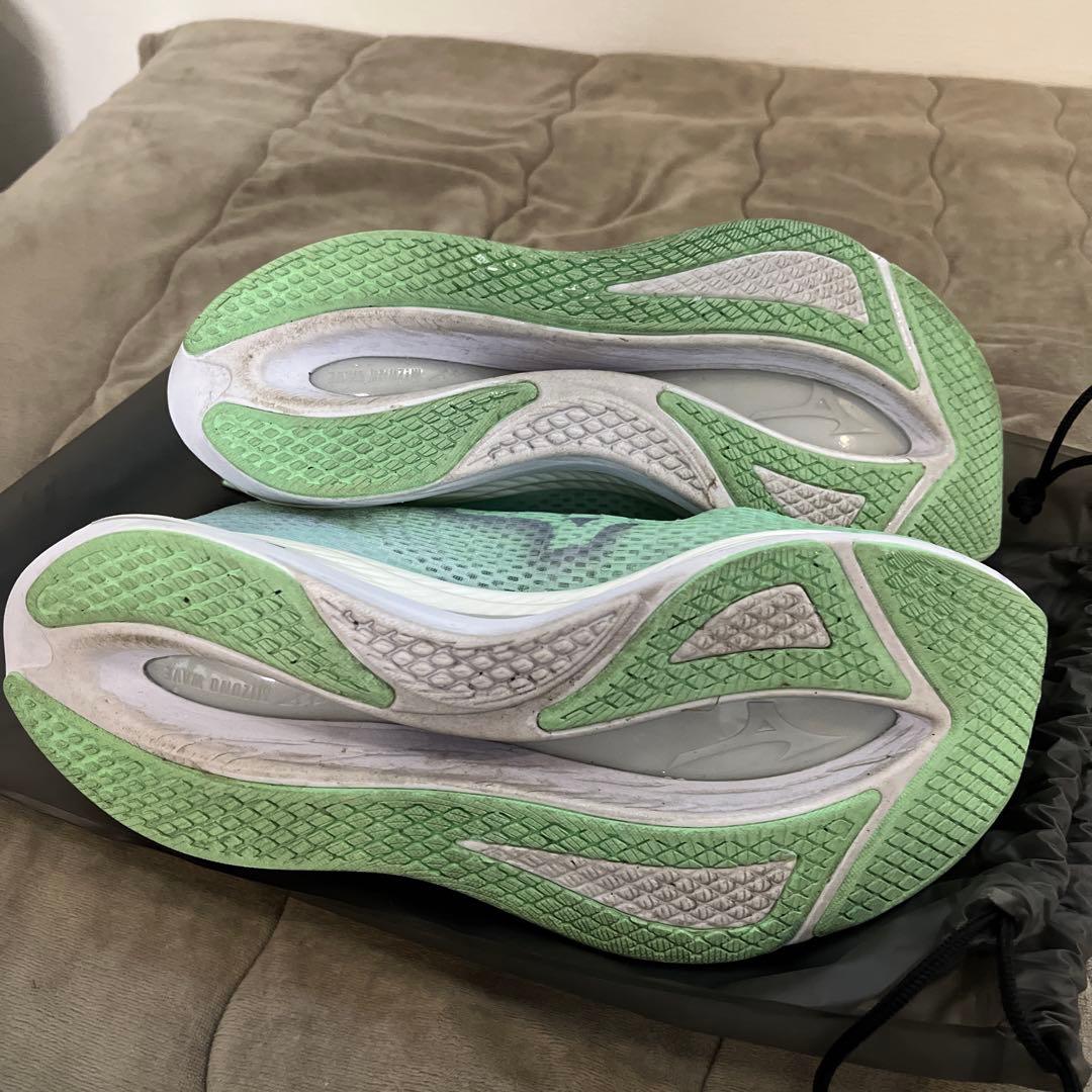 週末お値下げ美品ミズノWAVE REBELLION FLASH2 28㎝