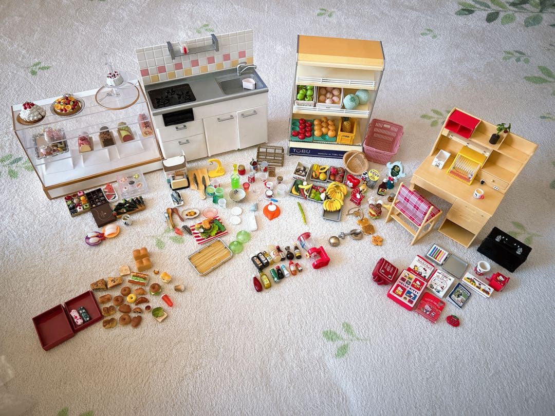 リーメント　流し台　勉強机　ケーキショーケースなど