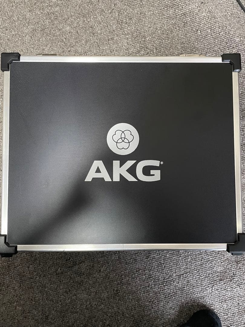 真空管マイク AKG C12VR