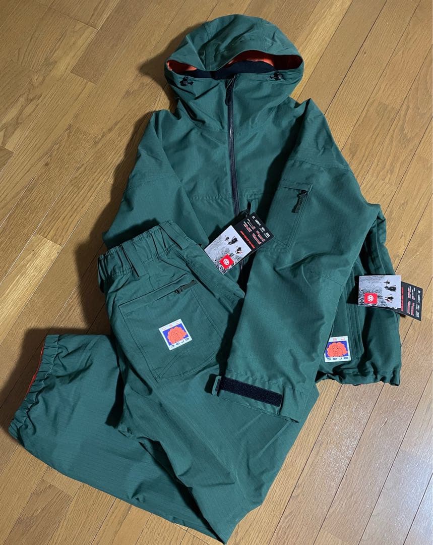 【未使用】25-26モデル　686スノーボードウェア上下セット M