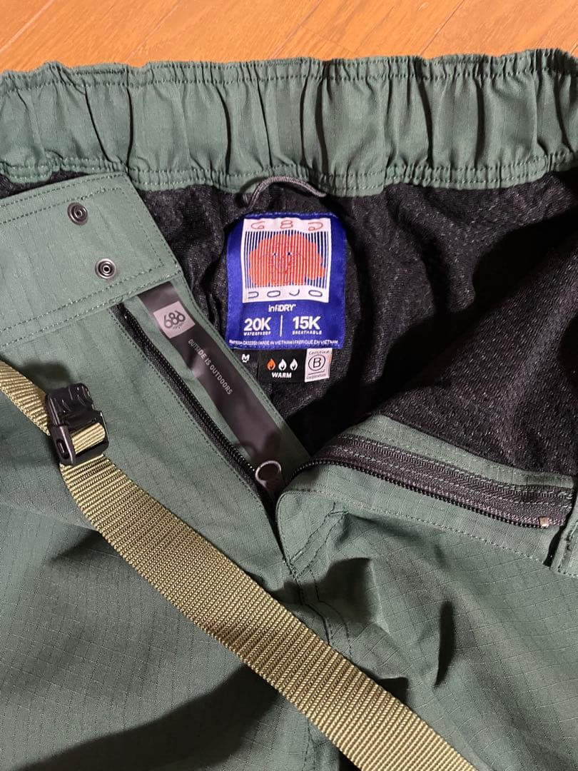 【未使用】25-26モデル　686スノーボードウェア上下セット M