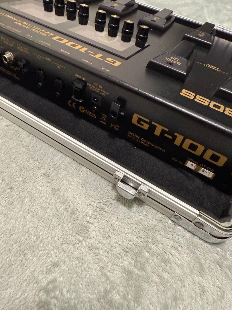 BOSS GT-100 ギターエフェクター