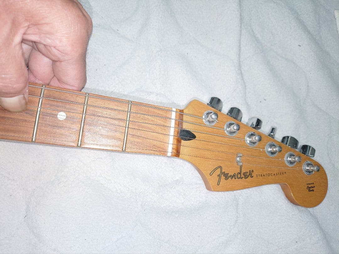 Fender Stratocaster Pre-Wired SSSピックガード