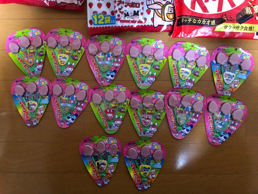 いちごつみ 、ビックチョコ、カプリコアポロ、キットカット