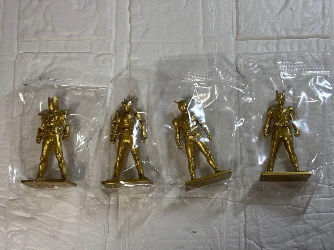 仮面ライダーゼッツ フィギュア付きチョコスナック　12種金色ver +オマケ付