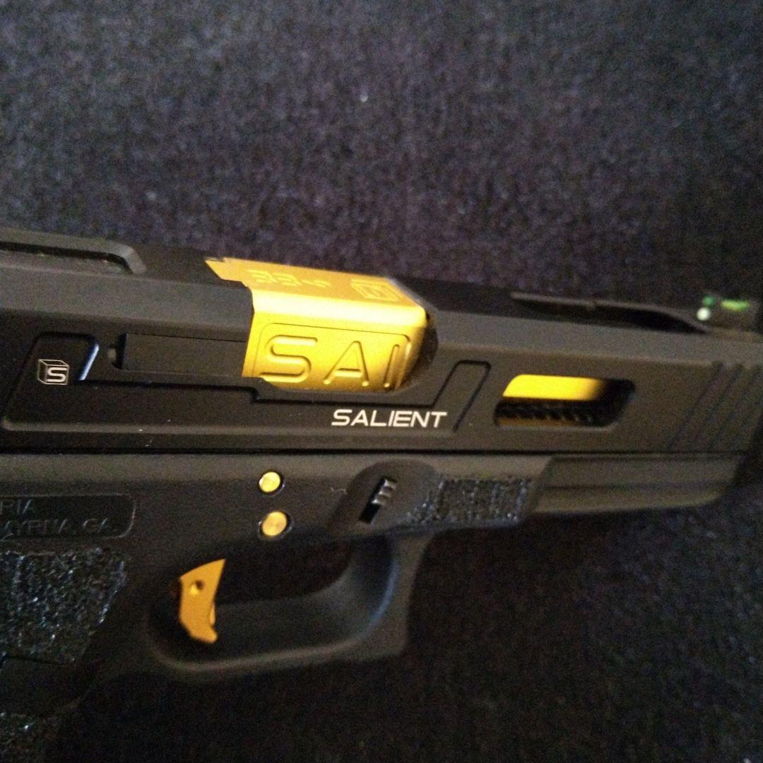 東京マルイ　GLOCK グロック　18c SAI ガスブローバック　カスタム