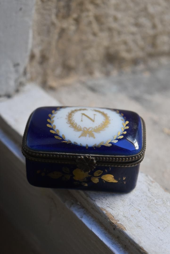 逸品ナポレオン　リモージュLimoges Castel　アンティーク　ピルケース