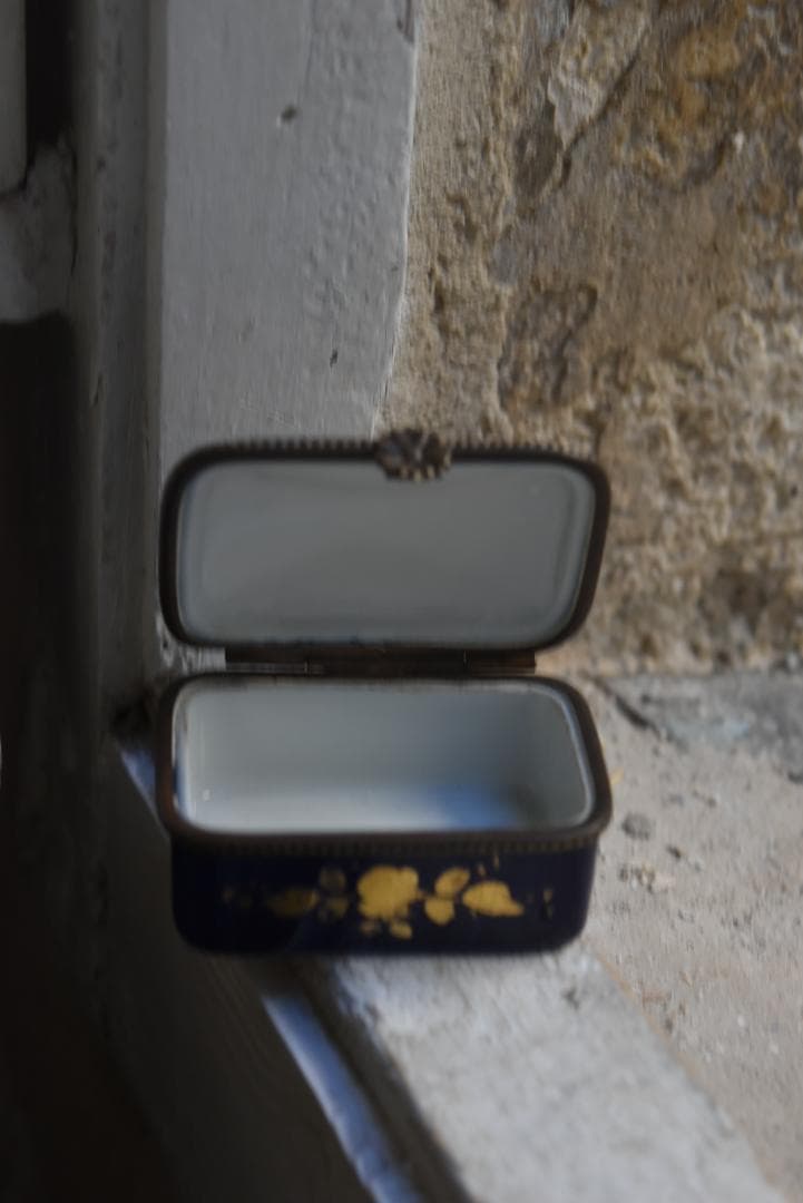 逸品ナポレオン　リモージュLimoges Castel　アンティーク　ピルケース