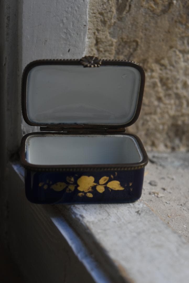 逸品ナポレオン　リモージュLimoges Castel　アンティーク　ピルケース