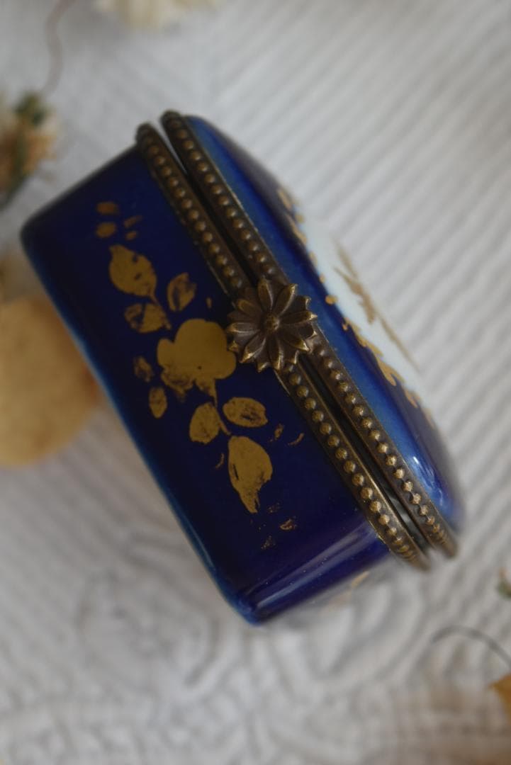 逸品ナポレオン　リモージュLimoges Castel　アンティーク　ピルケース